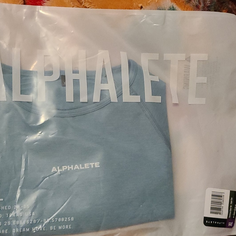 BNIB Alphalete Seamless Croptop in Capri Sun XL